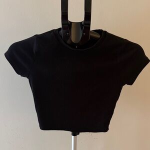 Garage Junior’s Black Ribbed Crop Tee Size Small